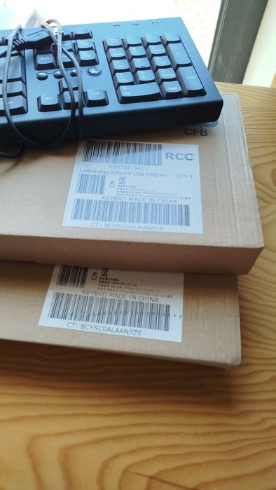 Três Teclados HP