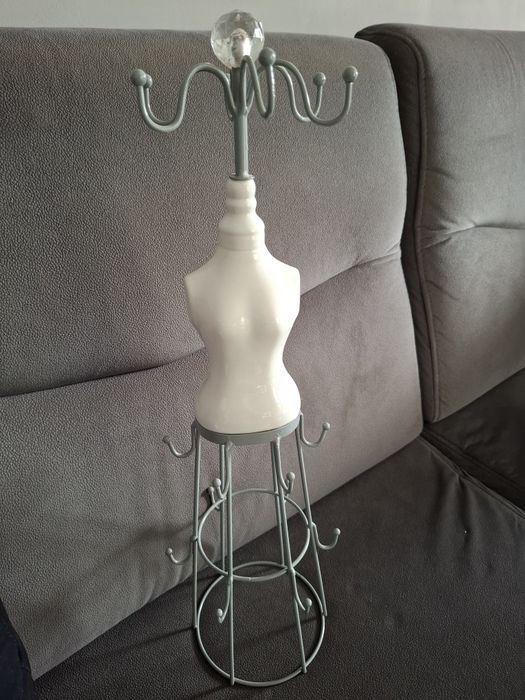Duży porcelanowo- metalowy wieszak na biżuterię