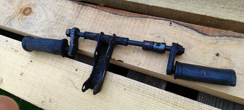 Uchwyt silnika wfm 125 podnóżki ośka WSK 125 stopki nóżki kierowcy