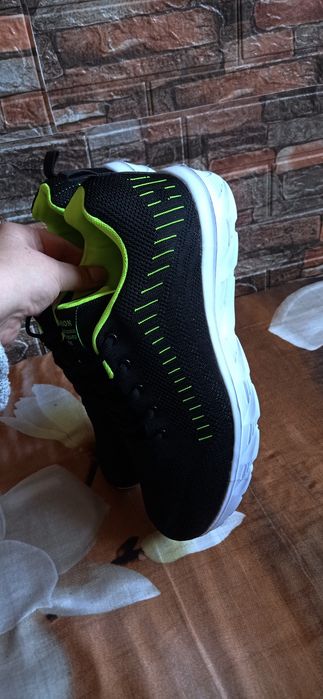 Buty sportowe 44 -28,5 cm