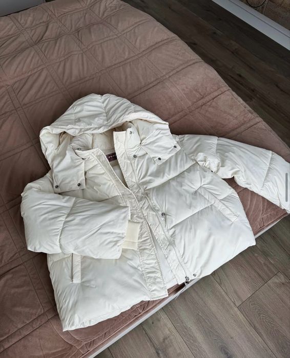 Молочний пуховик