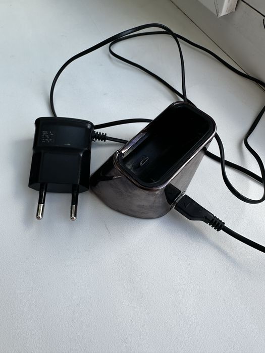 Док станция /зарядка/стакан nokia 8800  DT-19