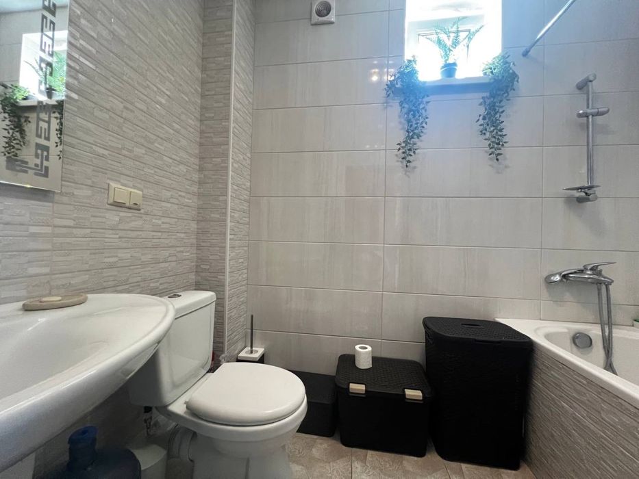 Продаю БУДИНОК з РЕМОНТОМ в с. Горенка. 7.5 сотки