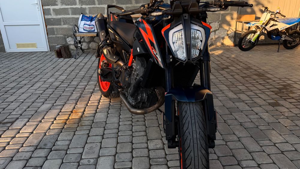 Мотоцикл KTM Duke 890 R 2022