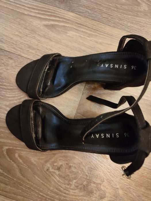 Босоножки женские