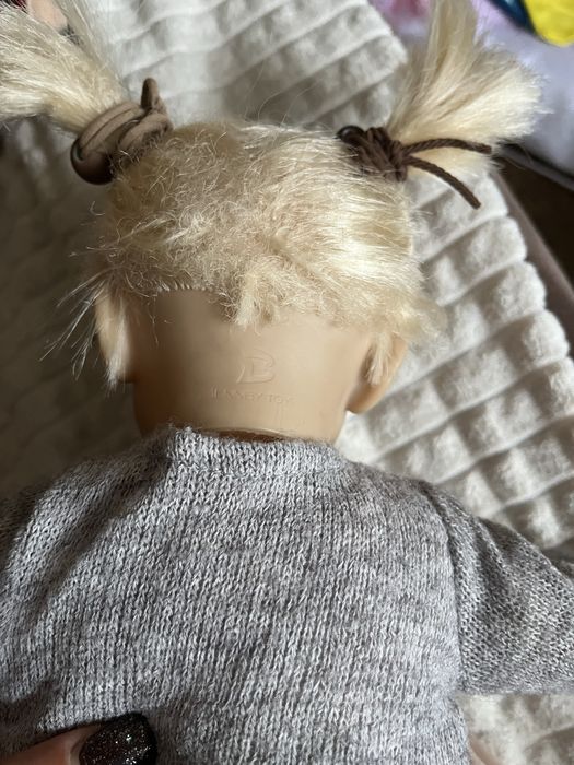 Реалістична лялька з котиком