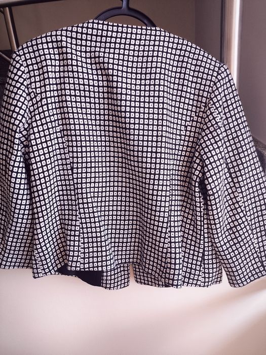 Krótki żakiecik Laura Ashley