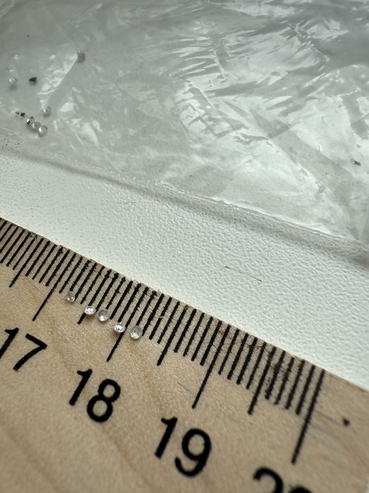 Драгоценные камни бриллианты 14 шт для  украшений в кольца и серьги