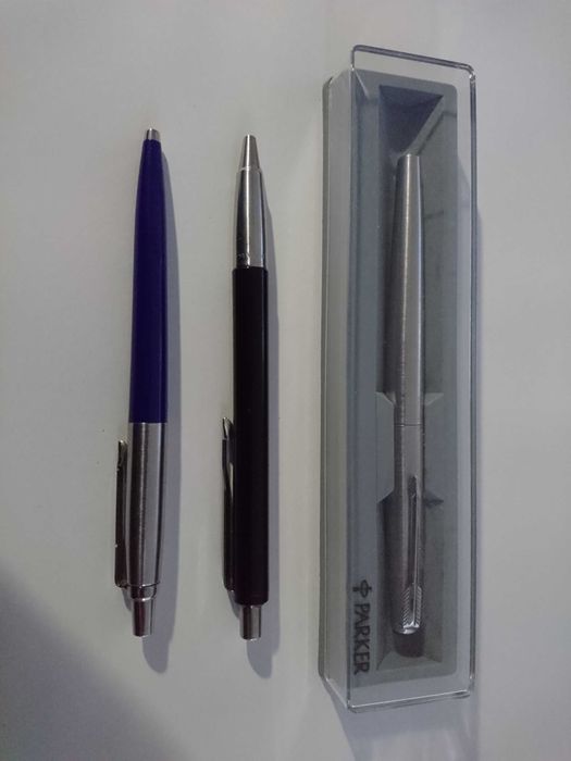 5 Esferográficas PARKER/ Revista Portfolio