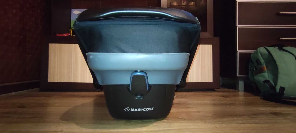 Fotelik Maxi Cosi.