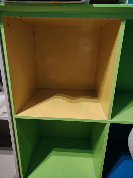 3 estantes em cubo