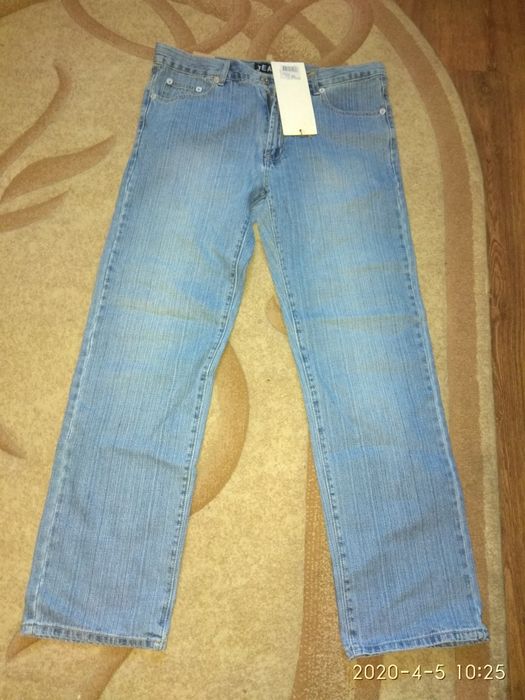 Продам джинсы новые