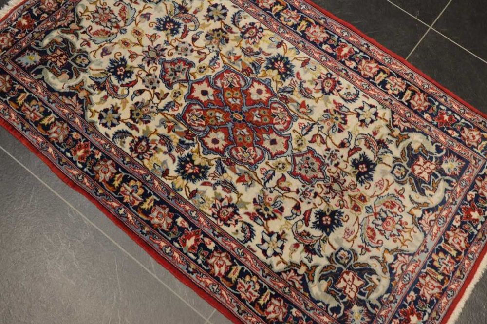 Tapete Persa ISFAHAN de SEDA, original c/nós muito finos, 108cmx65 cm