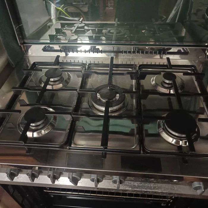 Fogão Hotpoint-Ariston CP97SG1 – 5 Bicos + Forno a Gás – Inox – Nunca Usado