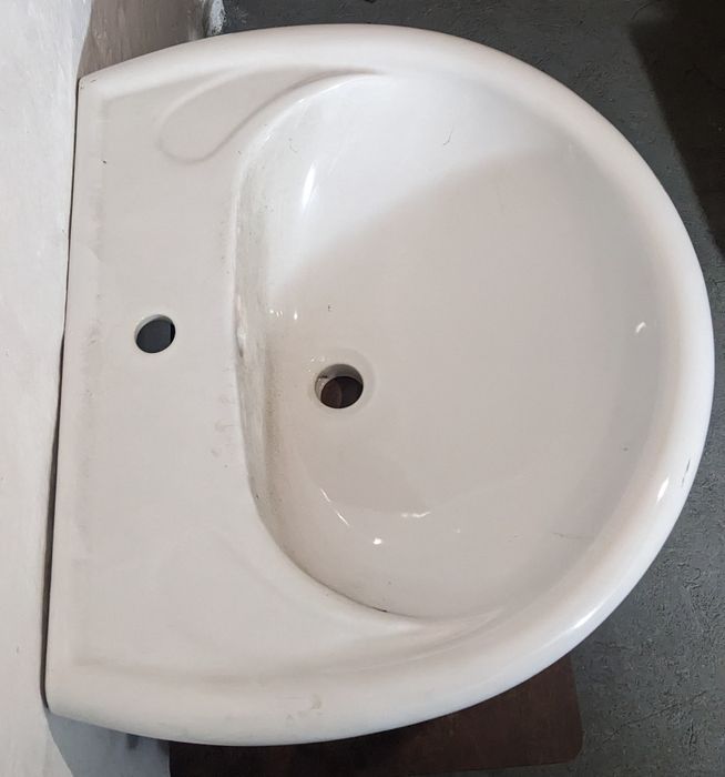 Umywalka LAUFEN porcelana  wisząca z półpostumentem