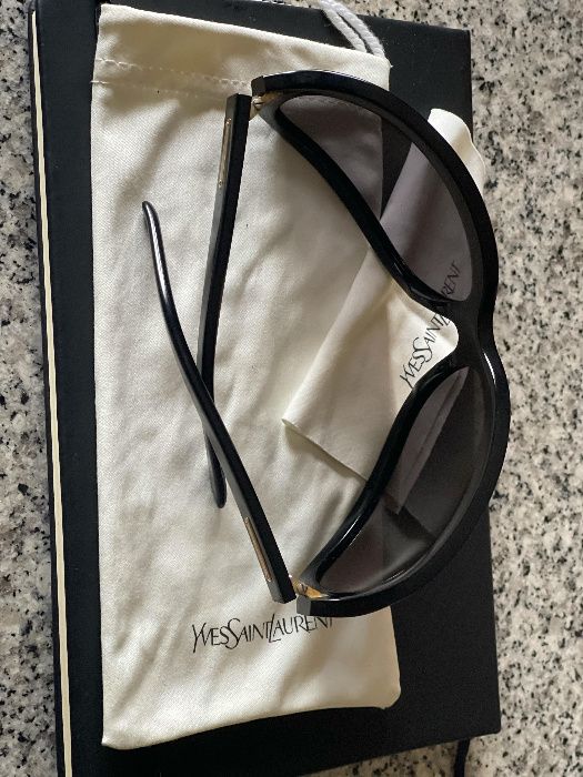 Óculos de sol Yves Saint Laurent