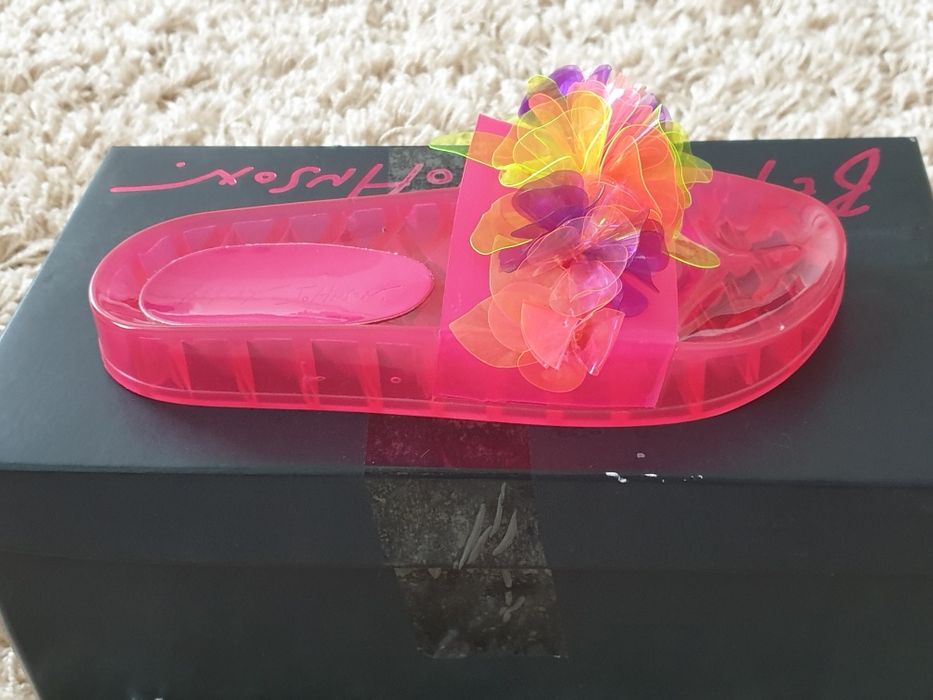 Продам нові пляжні шльопанці орігіналі -  Betsey Johnson. США, Розм