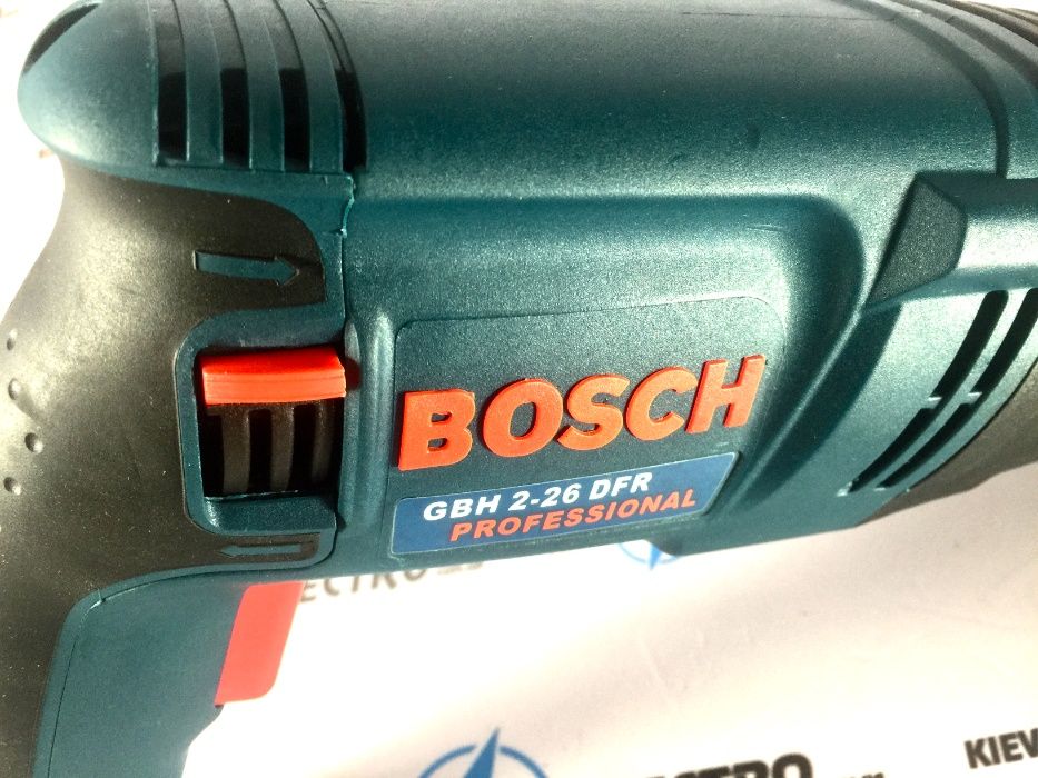 Перфоратор Bosch 2-26 DFR с доп. патроном Набор инструмента
