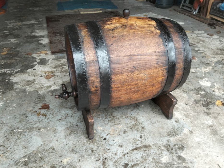 Бочка дубова  бв.