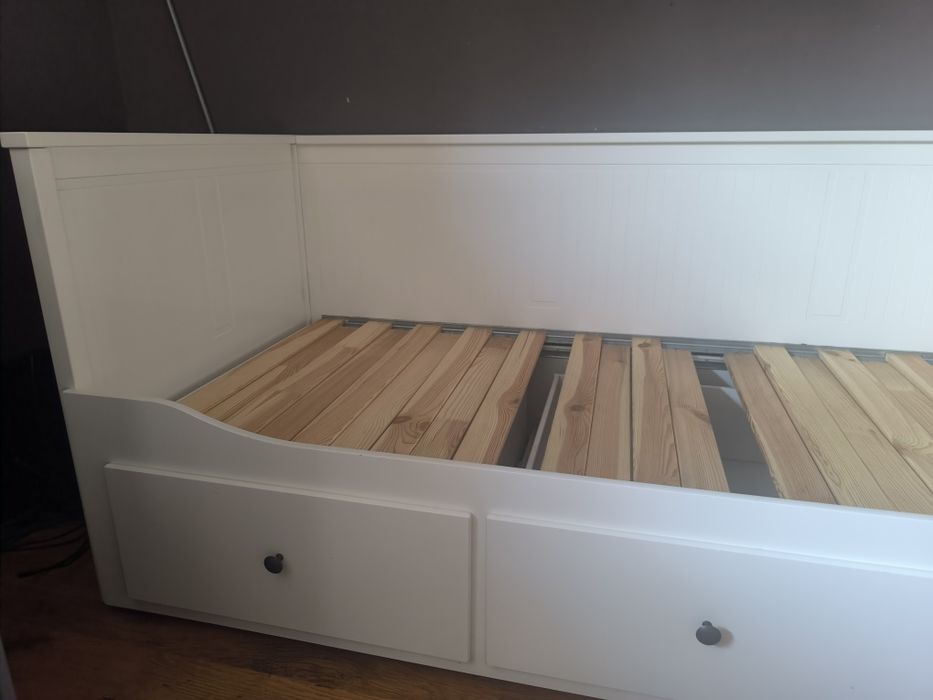 Hemnes białe łóżko z szufladami