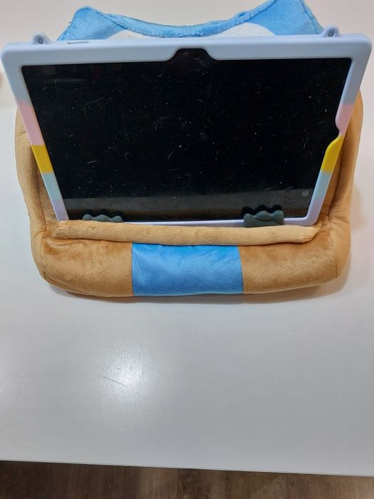 Podstawka pod tablet lub książkę pluszowa