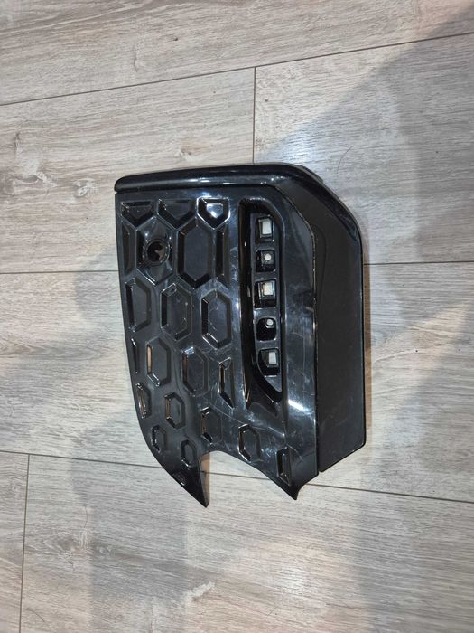 Kratka atrapa zderzaka prawa BMW U06 2 SPORT M PAKIET