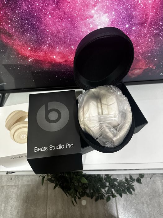 Beats Studio Pro Wireless - Cor Sandstone (Como Novos / Selados)