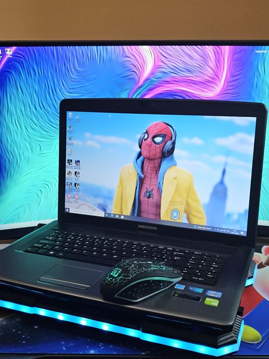 Ігровий ноутбук Medion Akoya / GeForce GT 730M 2GB / i5 + SSD