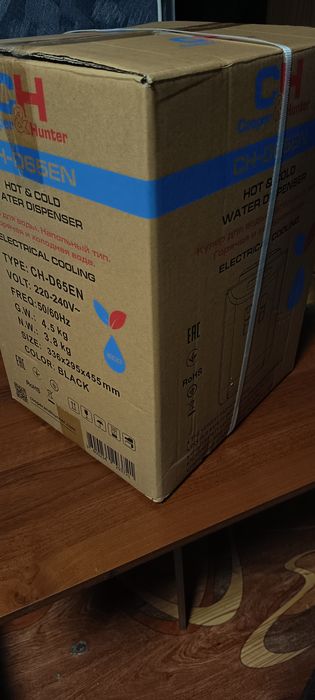 Кулер для води CH D65EN — майже новий, у заводській упаковці