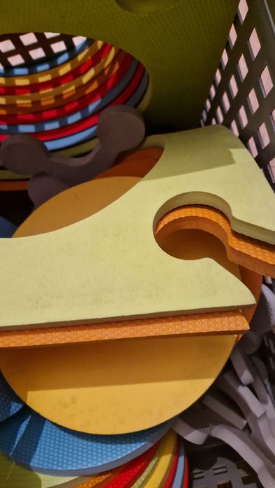 Mata Skip hop kolorowa playspot pianka