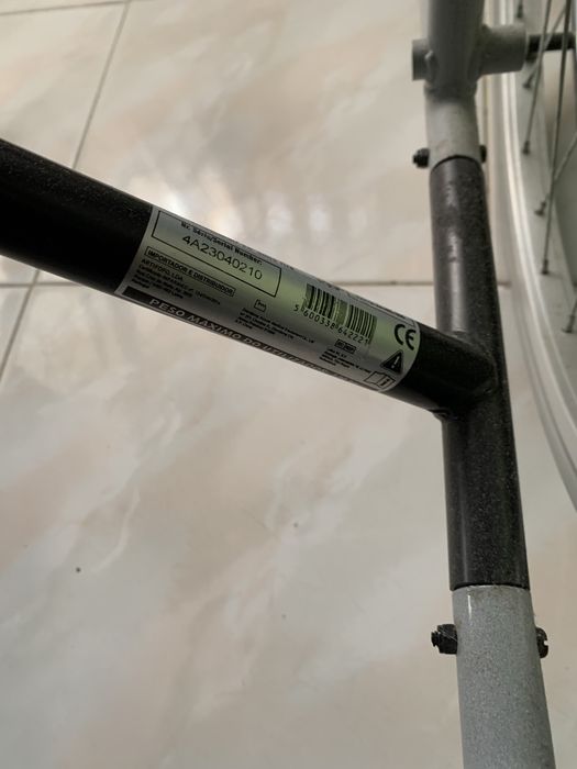 Cadeira de rodas Biort c/ almofada