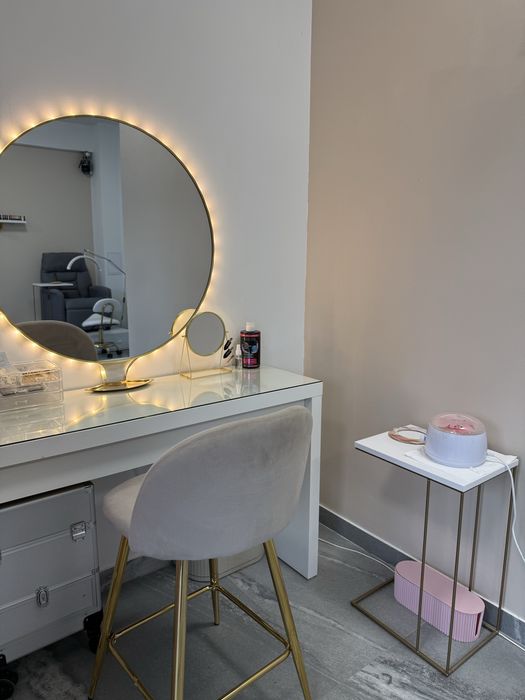 Meble dla stylistki toaletka stanowisko do brwi rzes makijazu