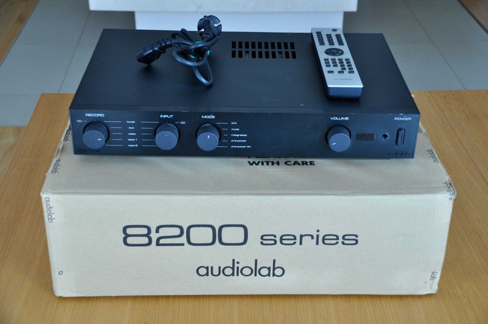 Wzmacniacz Audiolab 8200A