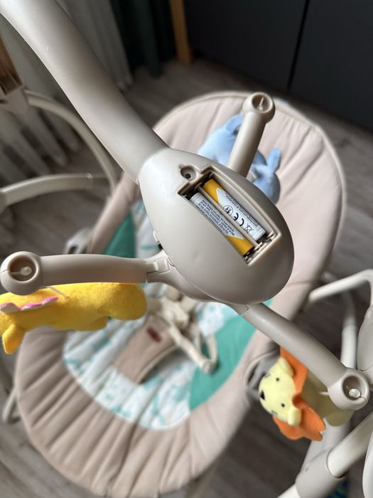 Заколисуючий центр, працює від павербанк та марежі