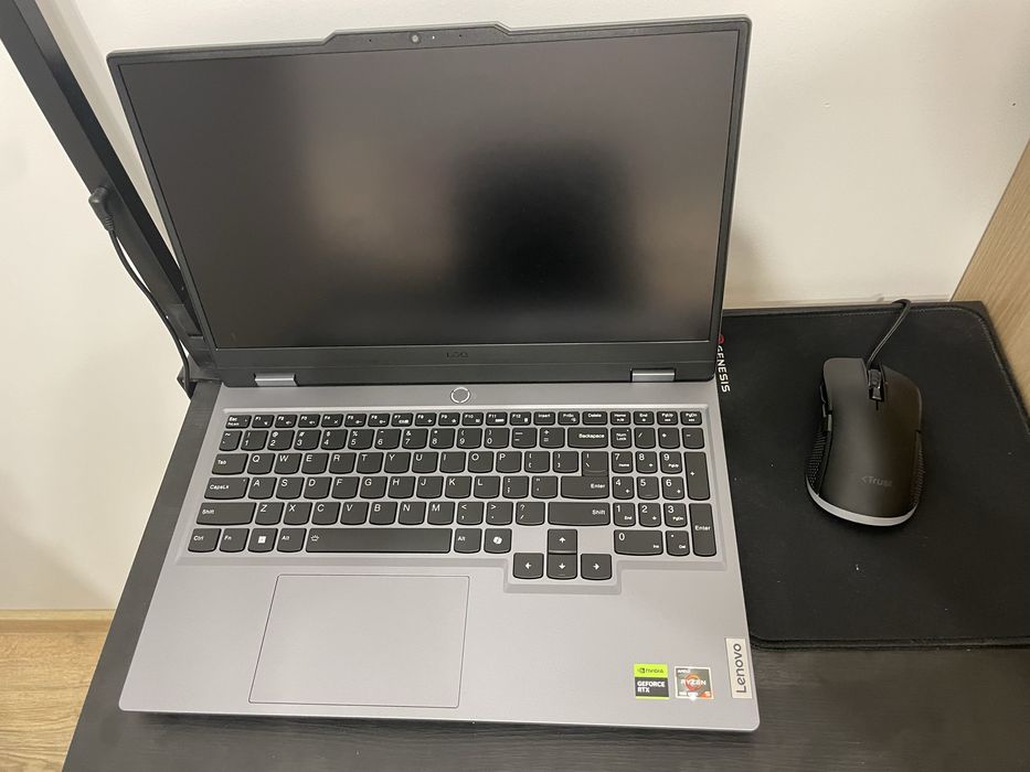 Laptop Lenovo LOQ 15ARP9