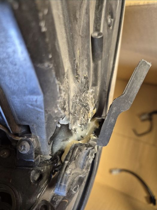 Faróis lexus is220d