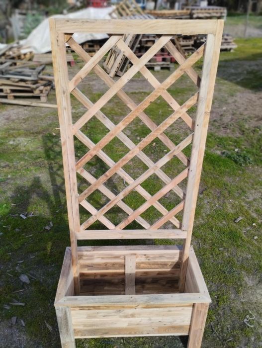 Floreira com trelica