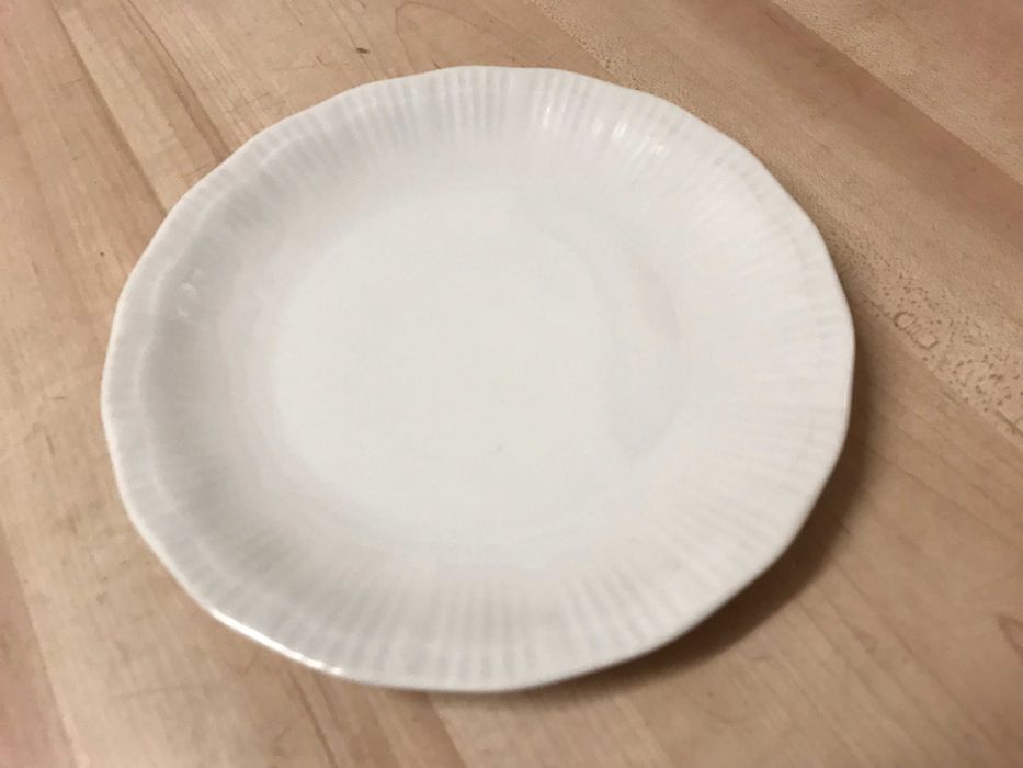 Talerz w prążki średnica17 cm