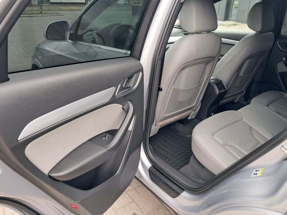 Продам  Audi Q3.