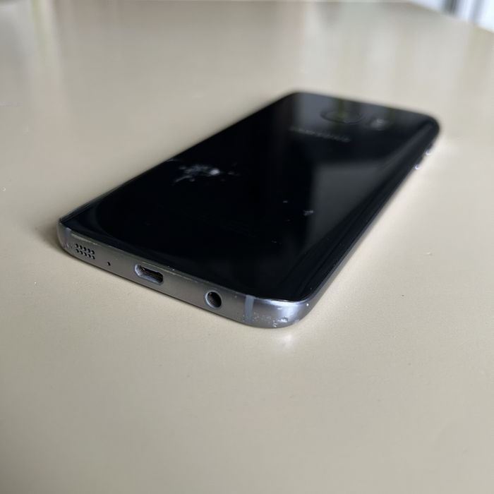 смартфон Samsung Galaxy S7