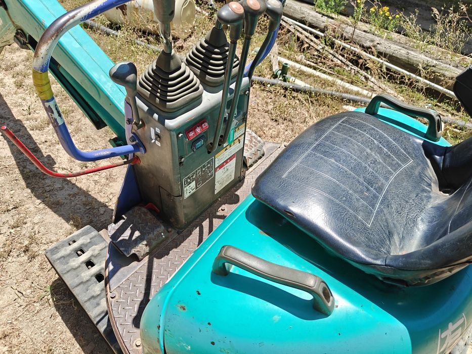 Mini giratória Komatsu profissional raio 0 motor yanmar