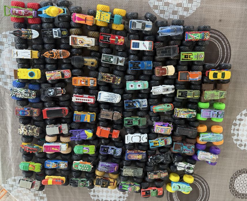 Monster Trucks Hot Wheels