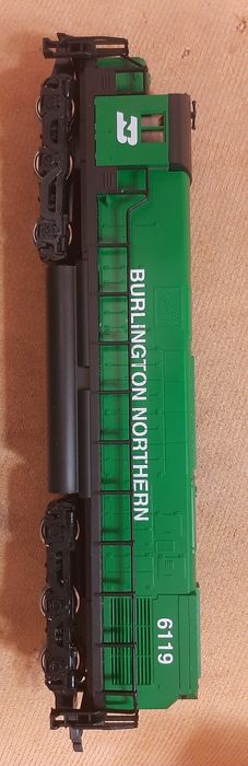 Локомотив Mehano HO Slovenia в отличном состоянии отличный ход и свет