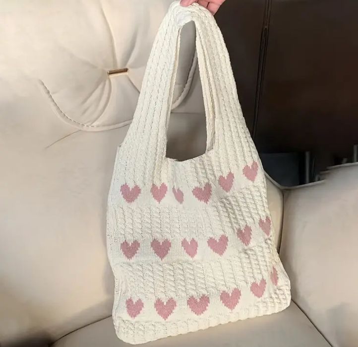 Вязаний шопер з сердечками