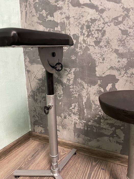 Набір мебелі в тату салон