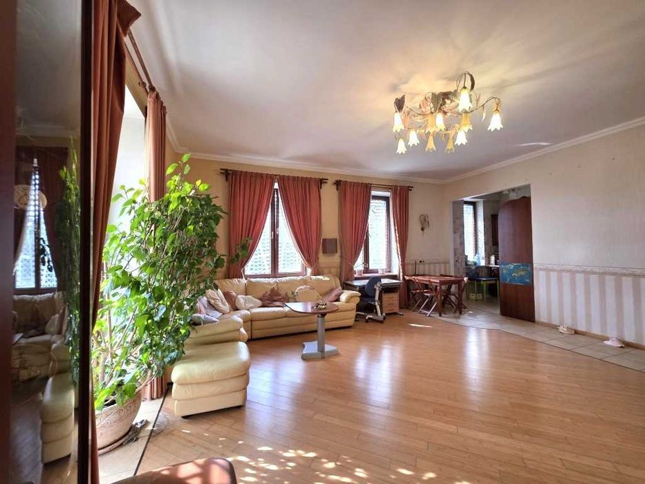 Без комиссии! 3-х комн квартира пр Гагарина Французский бульвар Гараж