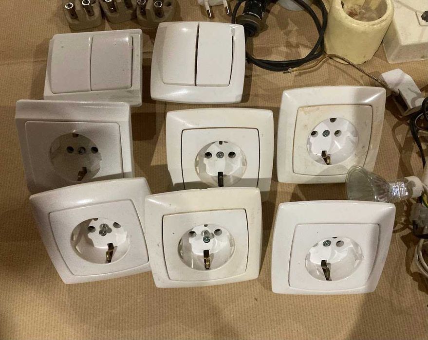 Material elétrico antigo