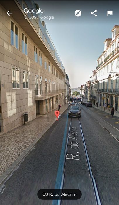 Aluga-se Lugar de Garagem em Edifício com Segurança – Disponível a partir de 1 de Dezembro