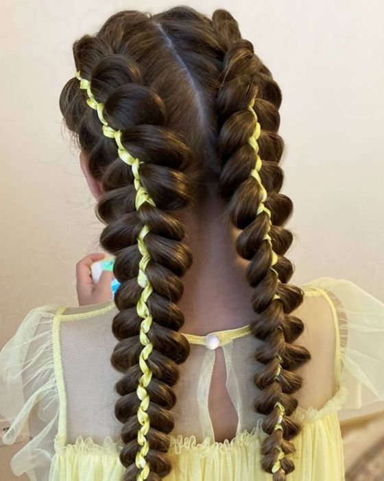 Зачіски, плетіння, укладки. Стиліст по зачіскам. Троєщина