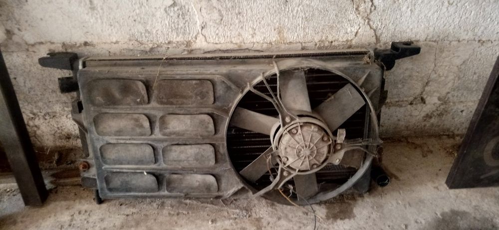 Радиатор на форд ескорт